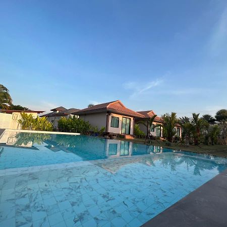 Tinna Resort Ban Nong Mai Ngam Buitenkant foto