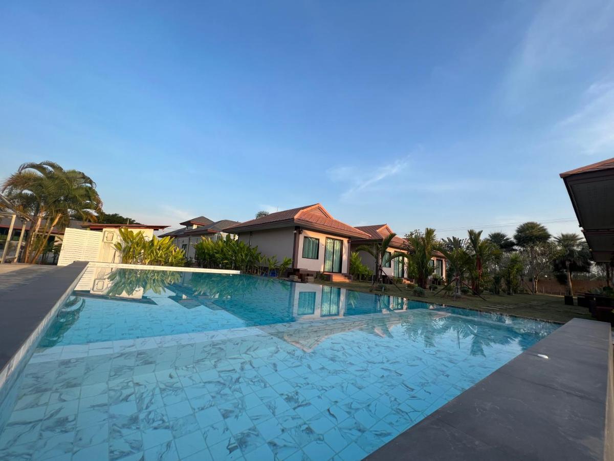 Tinna Resort Ban Nong Mai Ngam Buitenkant foto