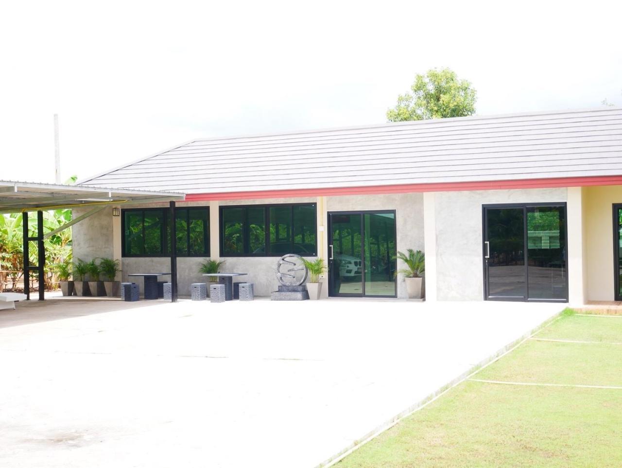 Tinna Resort Ban Nong Mai Ngam Buitenkant foto