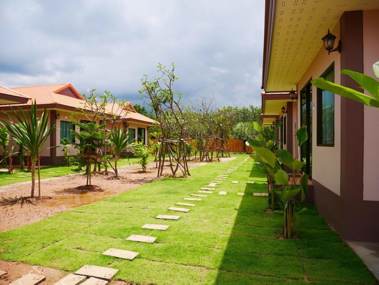 Tinna Resort Ban Nong Mai Ngam Buitenkant foto