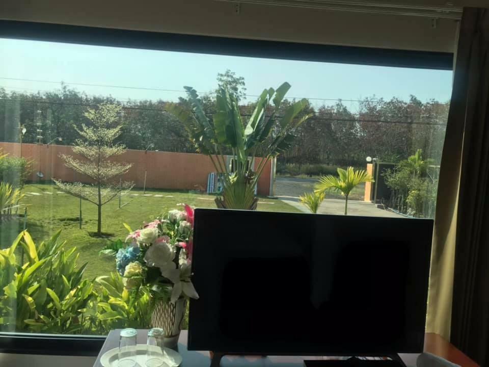 Tinna Resort Ban Nong Mai Ngam Buitenkant foto