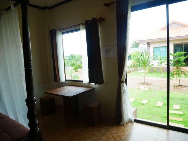 Tinna Resort Ban Nong Mai Ngam Buitenkant foto