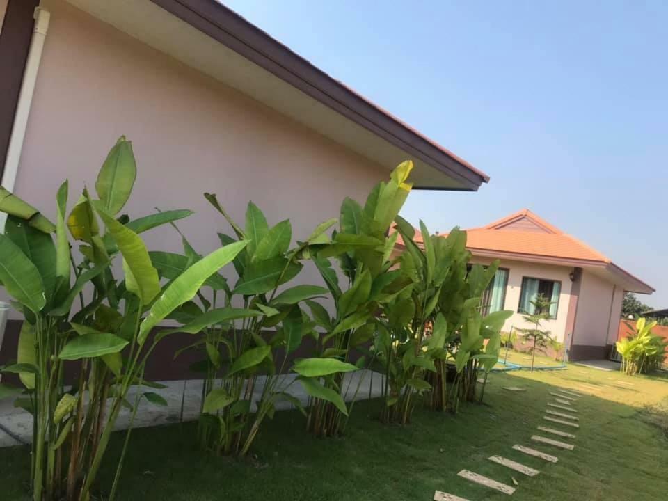 Tinna Resort Ban Nong Mai Ngam Buitenkant foto